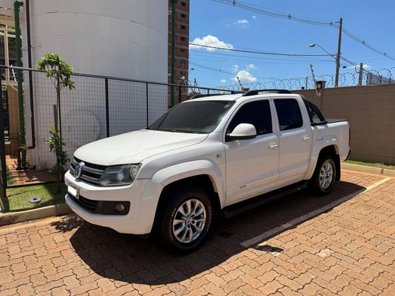 VOLKSWAGEN AMAROK 2.0 TRENDLINE 4X4 CD 16V TURBO INTERCOOLER DIESEL 4P AUTOMÁTICO
